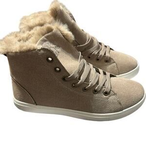 MarleyLilly monogramed high too sneakers brand new never been worn womens size 8